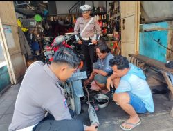 Sambangi Bengkel Motor, Polres Pelabuhan Tanjung Perak Imbau Tidak Layani Penggantian Knalpot Tidak Sesuai Spesifikasi Teknis