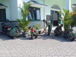 Ciptakan Lingkungan Kantor Yang Bersih Dan Nyaman Koramil 04/Jebres Laksanakan Pembenahan Pangkalan