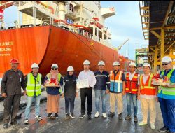 Pelindo Regional 1 Belawan Dan Sub Holding Pelindo Multi Terminal Lepas Kapal Terakhir 2024 di Pelabuhan Belawan