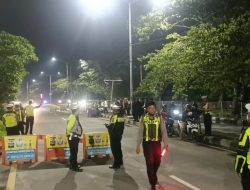 Pastikan Keamanan Dan Ketertiban Lalu – Lintas Dimalam Tahun Baru Polres Pelabuhan Tanjung Perak Lakukan Penyekatan Di Suramadu