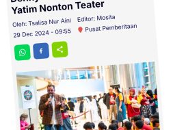 Rangkuman Berita : DENNY JA MENGAJAK 200 ANAK-ANAK YATIM MENONTON TEATER