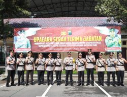 Polres Kediri Melaksanakan Upacara Sertijab Waka Polres, Kasat dan Kapolsek di Lapangan Apel Mapolres Kediri