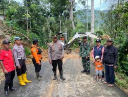 TNI-Polri dan BPBD Trenggalek Beraksi : Jalan Penghubung Pule-Panggul Kembali Dibuka!