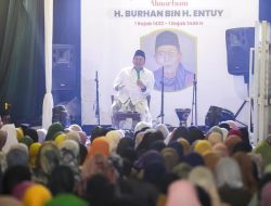 Ribuan Warga Sutam Penuhi Do’a Bersama Dzikir & Tawasul Memperingati Haul 14 Tahun Almarhum H. Burhan Bin H. Entuy Ayahanda H. Cucun Ahmad Syamsurijal di Desa Sumbersari.