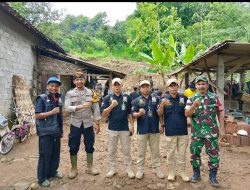 Polisi Bersama TNI dan Pesilat Gelar Kerja Bakti di Desa Surat Kecamatan Mojo