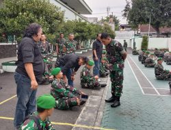 Cegah Judi Online, Dandim 0831 Surabaya Timur Periksa Ponsel Anggota