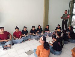 Jangan Kendor..!! Babinsa Koramil 04/Jebres Terus Bantu Pendistribusian Makan Bergizi Gratis di SMKN 08/Surakarta