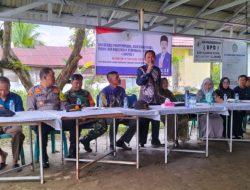 H. JAHRIAN, SE SETIAP SOSPER DISAMBUT HANGAT OLEH MASYARAKAT DAN TRAMPIL MENJAWAB SETIAP PERTANYAAN WARGA.