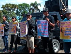 Warga Sampaikan Aspirasi Ke Kantor Bupati Toba Dan DPRD Kabupaten Toba : “Kita Harga Proses Hukum”