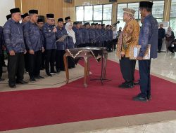 H. Tony Eka Candra Mengukuhkan Pengurus ICMI Orda Way Kanan Periode 2025-2030.