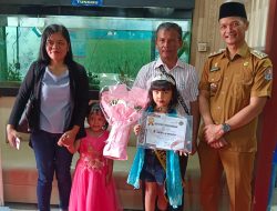 KEPALA DESA PEMATANG JOHAR SAMBUT KEDATANGAN JOVANKA TOBING JUARA 1 TINGKAT NASIONAL