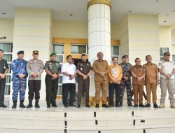Kasrem 133/NW Bersama Forkopimda Prov. Gorontalo Hadiri Penjemputan Wamen Perumahan Kawasan Pemukiman RI di Bandara Lama Djalaluddin.