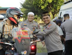 Polres Serdang Bedagai : Ramadhan Ke-4, Polres Sergai Berbagi 100 Bungkus Takjil Kepada Pengguna Jalan Didepan Polres Sergai.