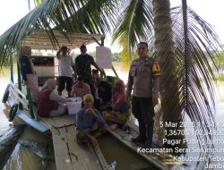 Camat Serai Serumpun Bersama Tim Kunjungi Desa Pagar Puding Lamo Memberikan Pelayanan Prima.