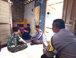 “Panggilan Hati” Babinsa Jagalan, Jenguk Petugas Kebersihan Yang Sedang Sakit