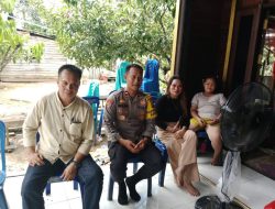 Polsek Kahayan Hulu Utara Melalui Kapolsek Kahayan Hulu Utara Ipda Muklisin, SH Menggelar Kegiatan “Minggu Kasih” di Desa Dandang – Gunung Mas