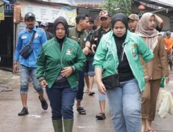 Anggota DPRD Provinsi Jawa Barat Fraksi PKB Hj.Humaira Zahrotun Noor.Melakukan Peninjauan Langsung Ke Wilayah Berdampak Banjir Di Kecamatan Dayeuhkolot.
