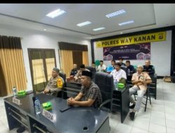 Ikuti Zoom Meeting Kapolri, Kapolres Way Kanan Bukber Dengan Awak Media