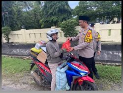 Semarak Ramadhan 1446 H, Kapolres Way Kanan Berbagi Takjil ke Pengendara