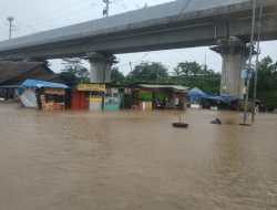 “Akibat Derasnya Hujan, Underpass Ngamprah Banjir dan Selokan Tersumbat Sampah, Begini Penjelasannya ?!”
