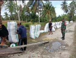 Babinsa 09 Sabbang Bantu Petani Terserap Gabah dengan Harga Layak Melalui Program Sergab