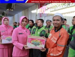 Bazzar Ramadhan Presisi dan Baksos Ramadhan Polres Jember dan Bhayangkari: 100 Paket Sembako untuk Driver Ojek Online