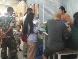 Sambangi Es Dawet Telasih Bu Dermi Pasar Gede, Babinsa Himbau Kerapihan Dan Kebersihan Lingkungan