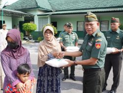 Kodim Boyolali Serahkan Zakat Fitrah Pada Yang Berhak