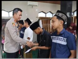 Wujud Kepedulian di Bulan Ramadhan, Kapolres Way Kanan Santuni Anak Yatim dan Dhuafa