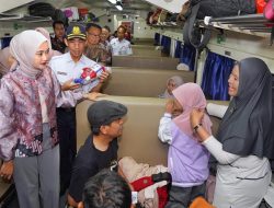 Wagub Jihan Nurlela Lepas Mudik Gratis, 1.700 Pemudik Berangkat dengan Kereta Api