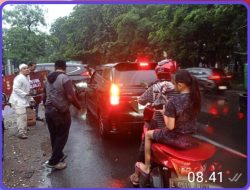 Kebaikan di Bulan Ramadhan: Polres Pelabuhan Tanjung Perak Bagikan 200 Paket Takjil untuk Masyarakat