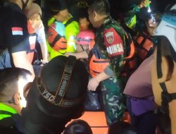 Koramil Ngemplak Bantu Evakuasi Korban Banjir Di Desa Sawahan Boyolali