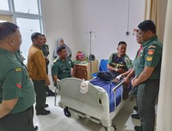 Wujud Kepedulian, Keluarga Besar Koramil 04/Jebres Bezuk Anggota Yang Sedang Sakit