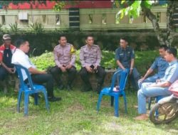 Jum’at Curhat, Polsek Blambangan Umpu Sosialisasi Layanan 110 di Kampung Brata Yudha