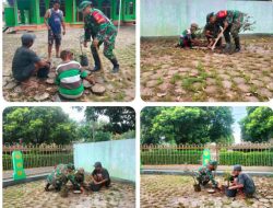Babinsa Klego Jaga Lingkungan Masjid Tetap Asri