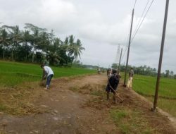 Masyarakat Desa Tegal Papak Sangat Antusias Tujuan Membersihkan Jalan Kabupaten
