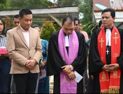 Bupati Humbahas Bersama Bishop Letakkan Batu Penjuru Pembangunan GPP Estomihi Pearung