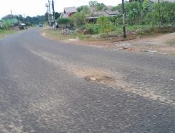 “Proyek Pemeliharaan Jalan Dalam Kota Pangkalpinang Baru Seumur Jagung Sudah Rusak Diduga Ada Indikasi Korupsi ?!”