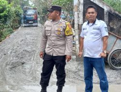 Kepala Desa Ciparay Dedi Jumhana Monitoring Pengajaran Jalan Rabat Beton Anggaran Desa Tahap 1 Tahun 2025.