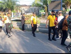 Polsek Pare Bersama Muspika dan Pemdes Tulungrejo Bergotong Royong Membersihkan Sampah