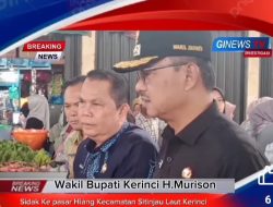 Wabup Kerinci H. Murison Melakukan Pantauan Harga Pangan Pokok di Pasar Hiang