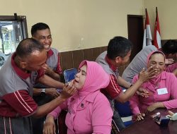 Meriahkan Hari Bhayangkara ke-79, Polres Sinjai Gelar Lomba Makeup, Suami Rias Istri.