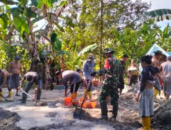 Tulus Ikhlas, Babinsa Gotong Royong Bantu Bangun Rumah Warga Binaan