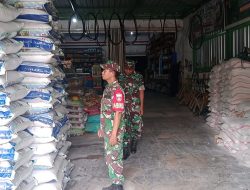Babinsa Pantau Cadangan Pupuk Bersubsidi, Pastikan Kebutuhan Petani Terpenuhi