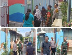 TNI-POLRI Bersinergi Patroli Sambang Warga Balong Sudiroprajan, Sampaikan Himbauan Kamtibmas