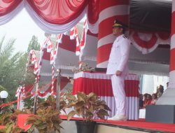 Bupati Dompu Inspektur Upacara Peringatan HUT Kemerdekan RI Ke-80, 1 Orang Anggota Paskibraka Pingsan.