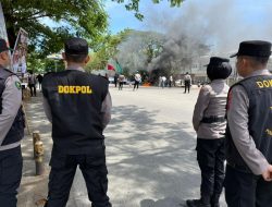 Polres Maros Siagakan Tim Kedokteran Kepolisian pada Pengamanan Unjuk Rasa Aliansi Buruh dan Mahasiswa