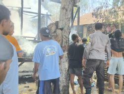 Polsek Hu’u Bantu Tangani Kebakaran Tiga Unit Rumah Panggung di Desa Cempi Jaya.