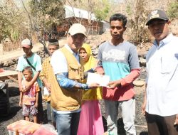 Bupati Dompu Kunjungi dan Kucurkan Bantuan ke Korban Kebakaran, Satu Rumah Panggung Rata Dengan Tanah.