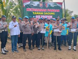 Propam Polda Banten dan Polres Cilegon Gelar Program Ketahanan Pangan dan Bansos di Mancak.